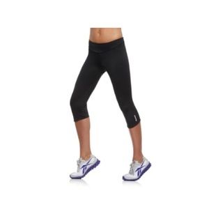 Reebok Play Dry Skinny Capri - Black, Size Medium